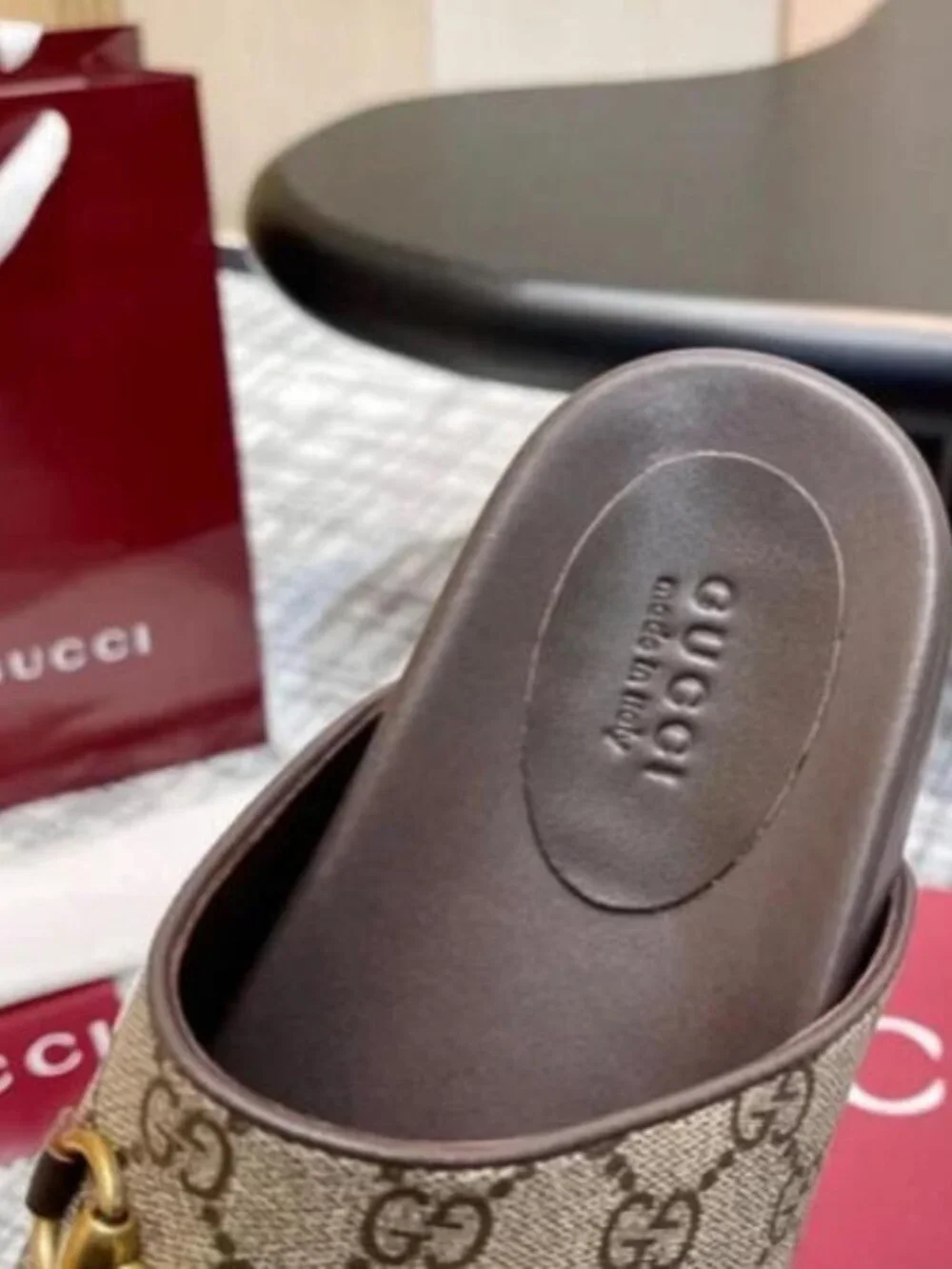 Gucci Beige Monogram Clogs - With Original Box - Picture 3 of 6